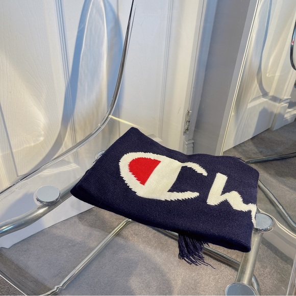 Brand New Champion 🇯🇵 UNISEX scarf - Picture 2 of 7